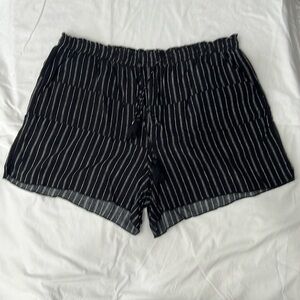 Size 1 Maurice’s cute body/corps shorts- Never worn